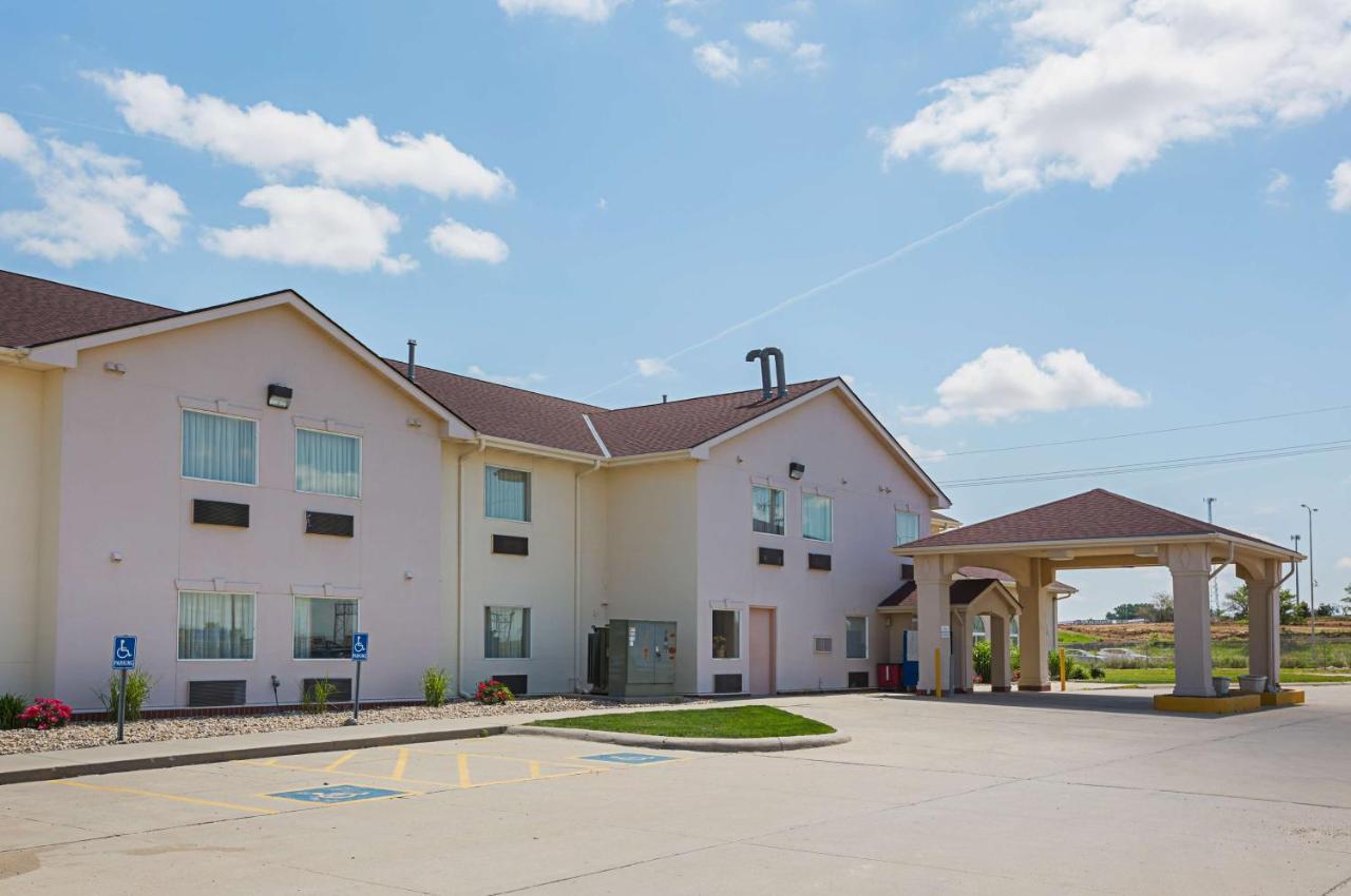 Motel 6 Omaha - Iat West Exterior photo